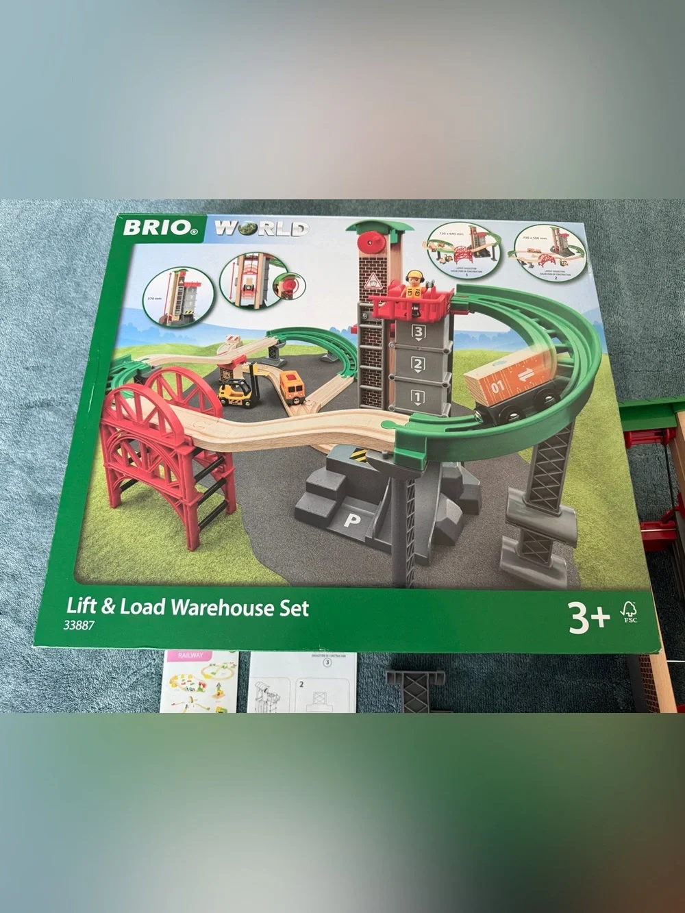 Brio World 33887 Lift & Load Warehouse Set 32 Piece Interactive Toy Vehicle Set